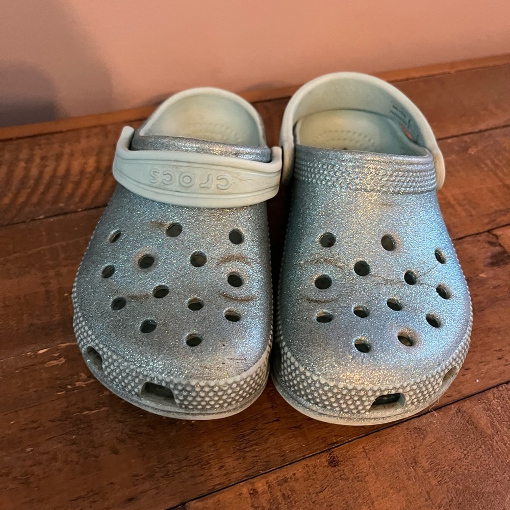 Size 11 kids crocs